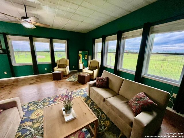 1380 Railroad St, Maxwell, TX 78656
