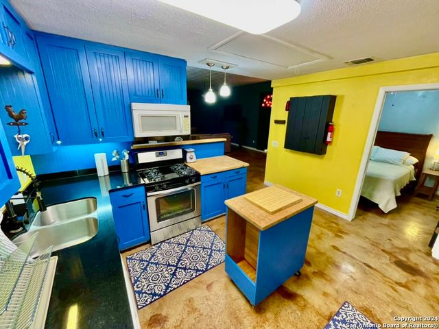 1380 Railroad St, Maxwell, TX 78656