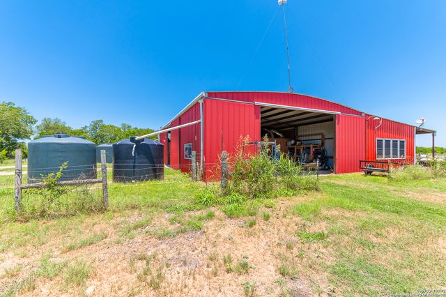 1380 Railroad St, Maxwell, TX 78656