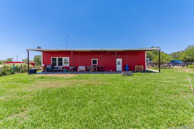 1380 Railroad St, Maxwell, TX 78656