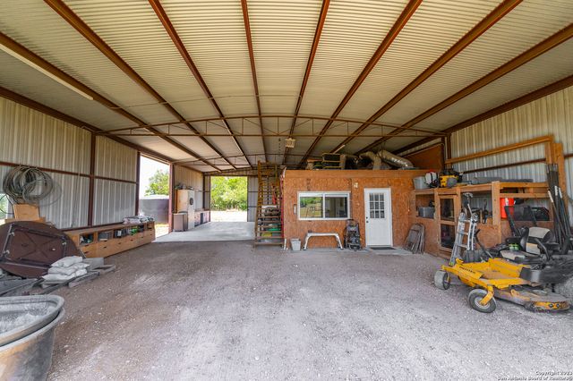 1380 Railroad St, Maxwell, TX 78656