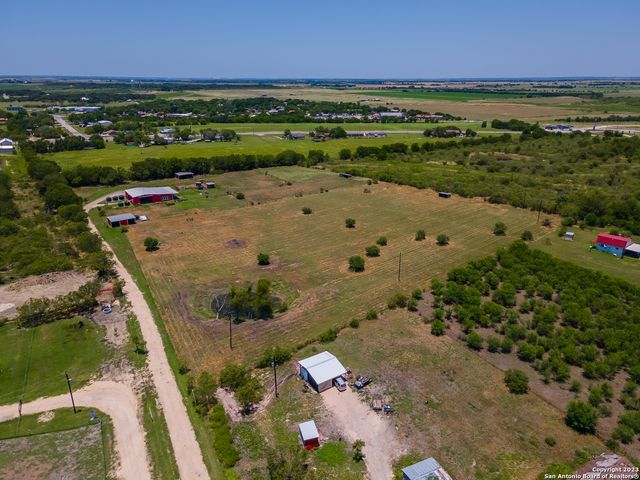 1380 Railroad St, Maxwell, TX 78656