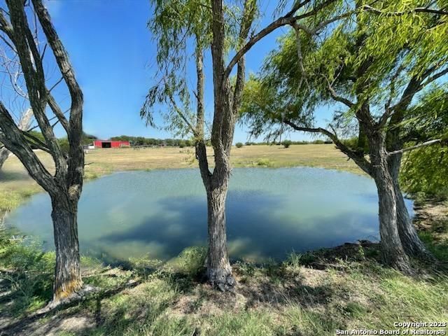 1380 Railroad St, Maxwell, TX 78656