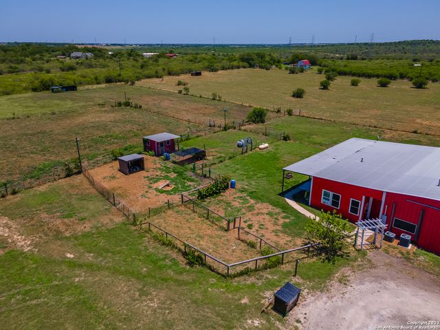 1380 Railroad St, Maxwell, TX 78656