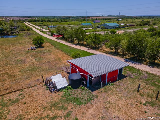 1380 Railroad St, Maxwell, TX 78656