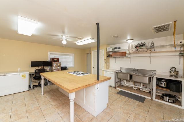 1380 Railroad St, Maxwell, TX 78656