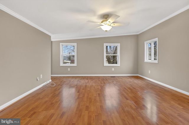 10609 MAPLE ST, Fairfax, VA 22030