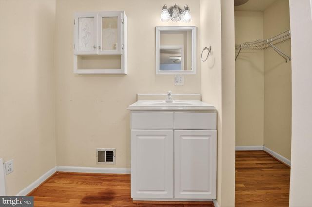 10609 MAPLE ST, Fairfax, VA 22030