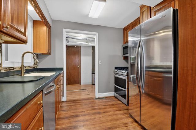 10609 MAPLE ST, Fairfax, VA 22030