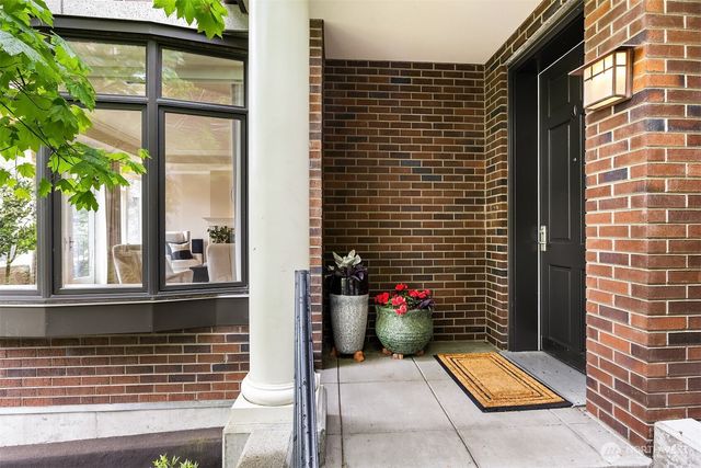 725 Harvard Avenue E, Seattle, WA 98102
