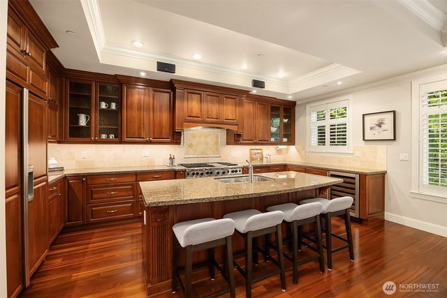 725 Harvard Avenue E, Seattle, WA 98102