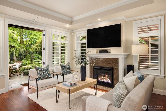 725 Harvard Avenue E, Seattle, WA 98102