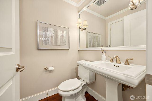 725 Harvard Avenue E, Seattle, WA 98102