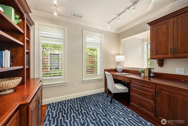 725 Harvard Avenue E, Seattle, WA 98102