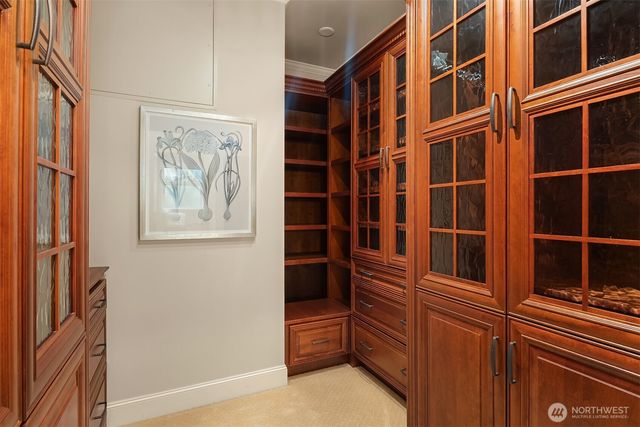 725 Harvard Avenue E, Seattle, WA 98102