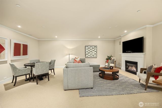 725 Harvard Avenue E, Seattle, WA 98102