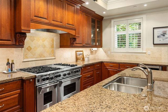 725 Harvard Avenue E, Seattle, WA 98102