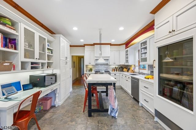 106 Short Hills Ave, Millburn Twp., NJ 07078