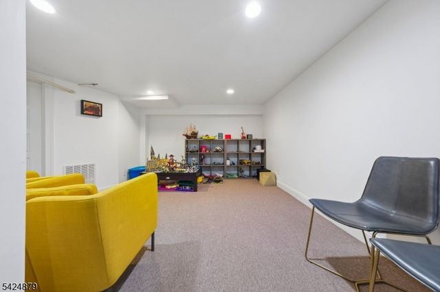 106 Short Hills Ave, Millburn Twp., NJ 07078