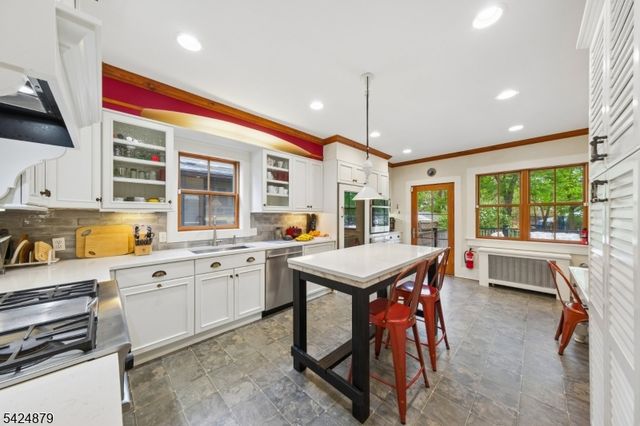 106 Short Hills Ave, Millburn Twp., NJ 07078