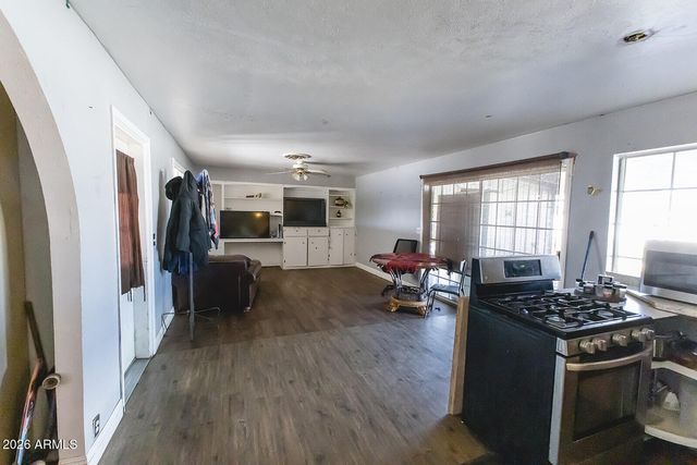 3138 W COLUMBINE Drive, Phoenix, AZ 85029