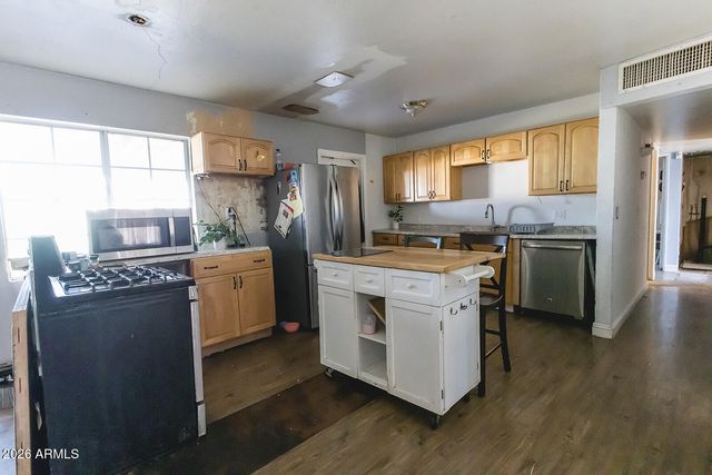 3138 W COLUMBINE Drive, Phoenix, AZ 85029