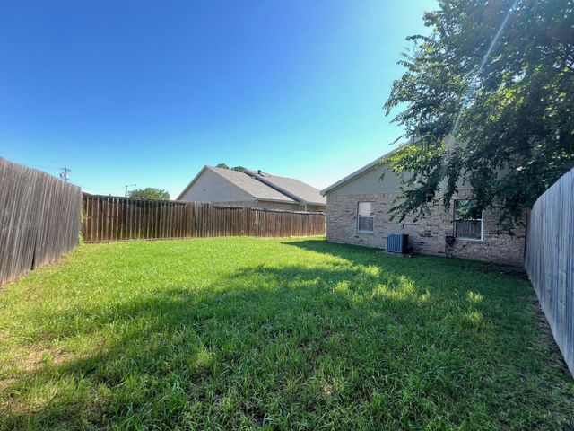 746 Carroll Lane, Lewisville, TX 75067