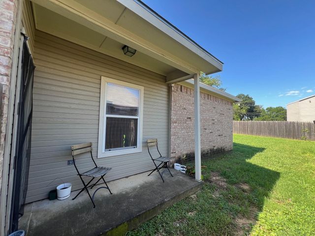 746 Carroll Lane, Lewisville, TX 75067