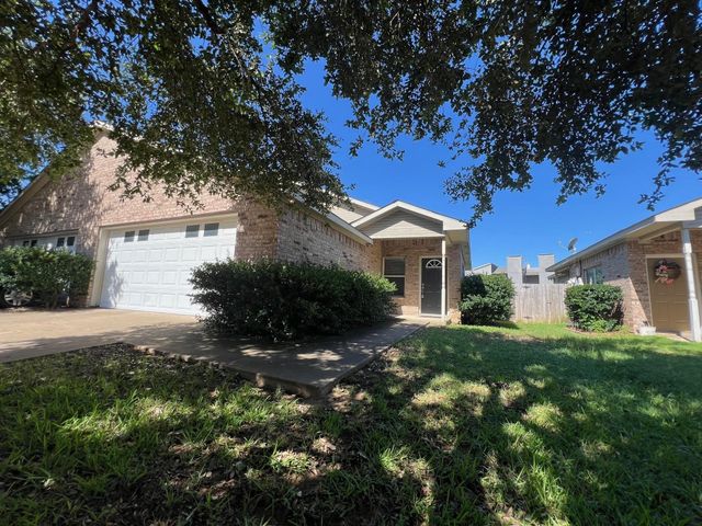 746 Carroll Lane, Lewisville, TX 75067
