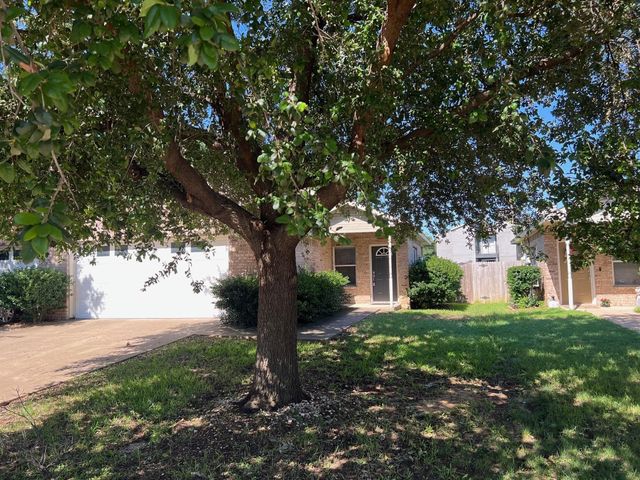 746 Carroll Lane, Lewisville, TX 75067