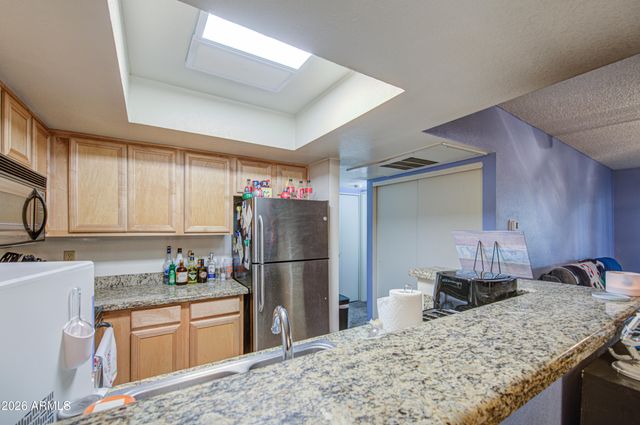 5757 W EUGIE Avenue 2116, Glendale, AZ 85304