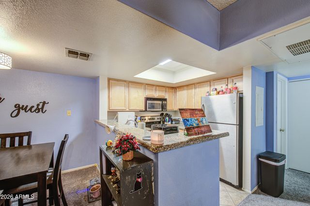5757 W EUGIE Avenue 2116, Glendale, AZ 85304