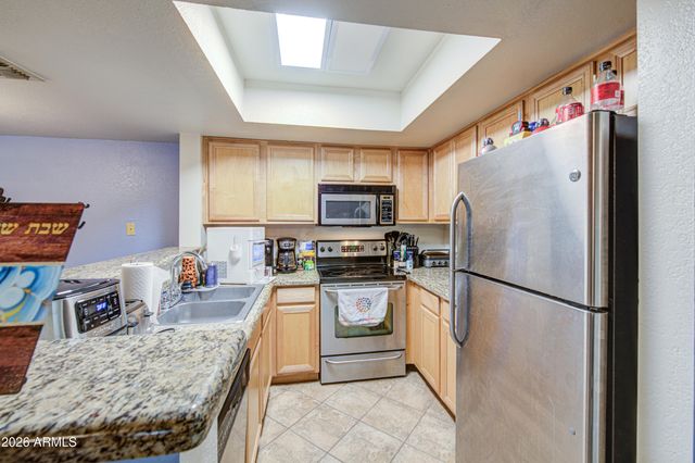5757 W EUGIE Avenue 2116, Glendale, AZ 85304