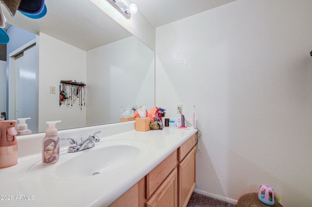 5757 W EUGIE Avenue 2116, Glendale, AZ 85304