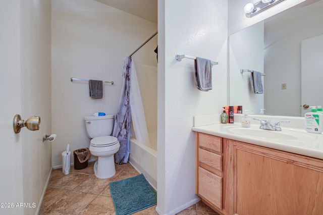 5757 W EUGIE Avenue 2116, Glendale, AZ 85304