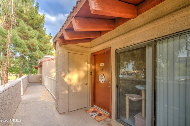 5757 W EUGIE Avenue 2116, Glendale, AZ 85304