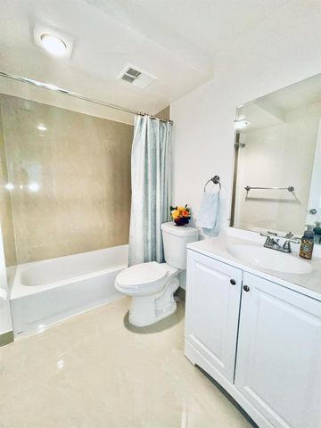 7000 NW 17th Street 203, Plantation, FL 33313