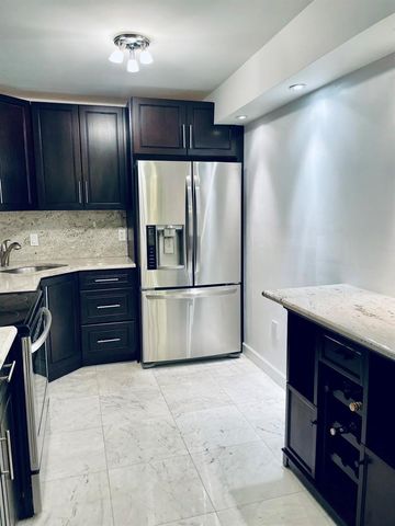 7000 NW 17th Street 203, Plantation, FL 33313