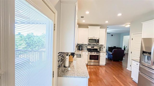 3835 Hawk Tail Drive, Loganville, GA 30052