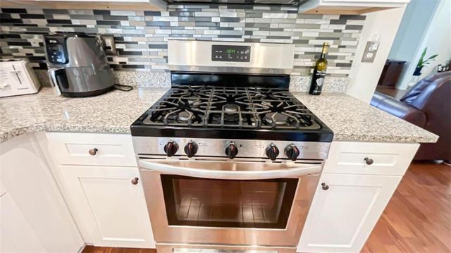 3835 Hawk Tail Drive, Loganville, GA 30052