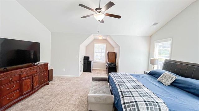 3835 Hawk Tail Drive, Loganville, GA 30052