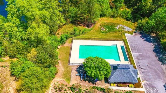 3835 Hawk Tail Drive, Loganville, GA 30052