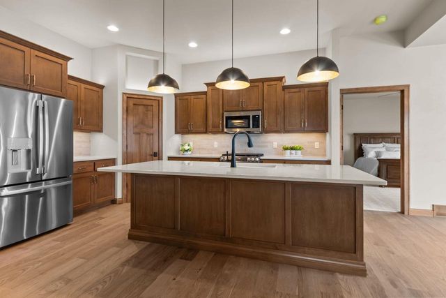 1373 PRAIRIE LAKE CIRCLE, Neenah, WI 54956