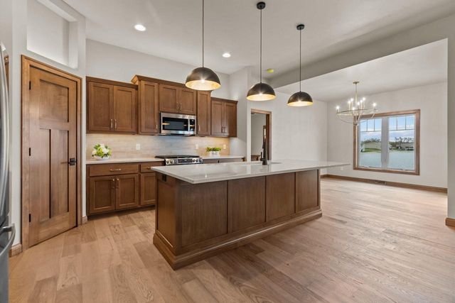 1373 PRAIRIE LAKE CIRCLE, Neenah, WI 54956