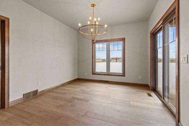 1373 PRAIRIE LAKE CIRCLE, Neenah, WI 54956