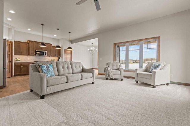 1373 PRAIRIE LAKE CIRCLE, Neenah, WI 54956