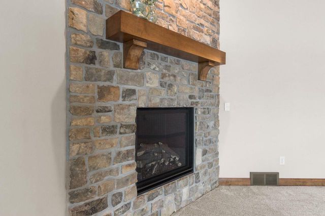 1373 PRAIRIE LAKE CIRCLE, Neenah, WI 54956