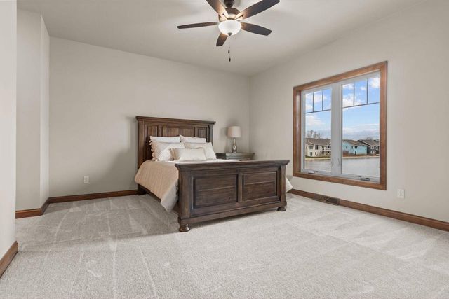 1373 PRAIRIE LAKE CIRCLE, Neenah, WI 54956
