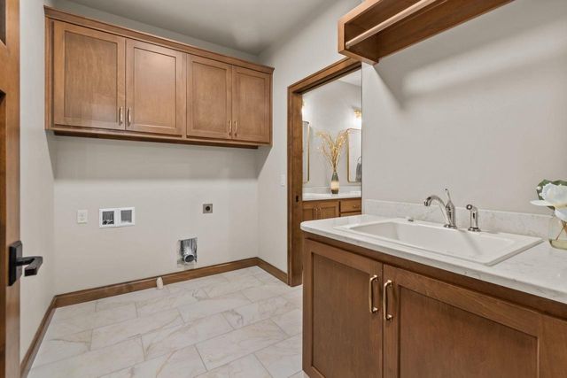 1373 PRAIRIE LAKE CIRCLE, Neenah, WI 54956