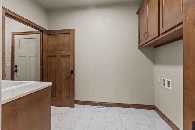 1373 PRAIRIE LAKE CIRCLE, Neenah, WI 54956